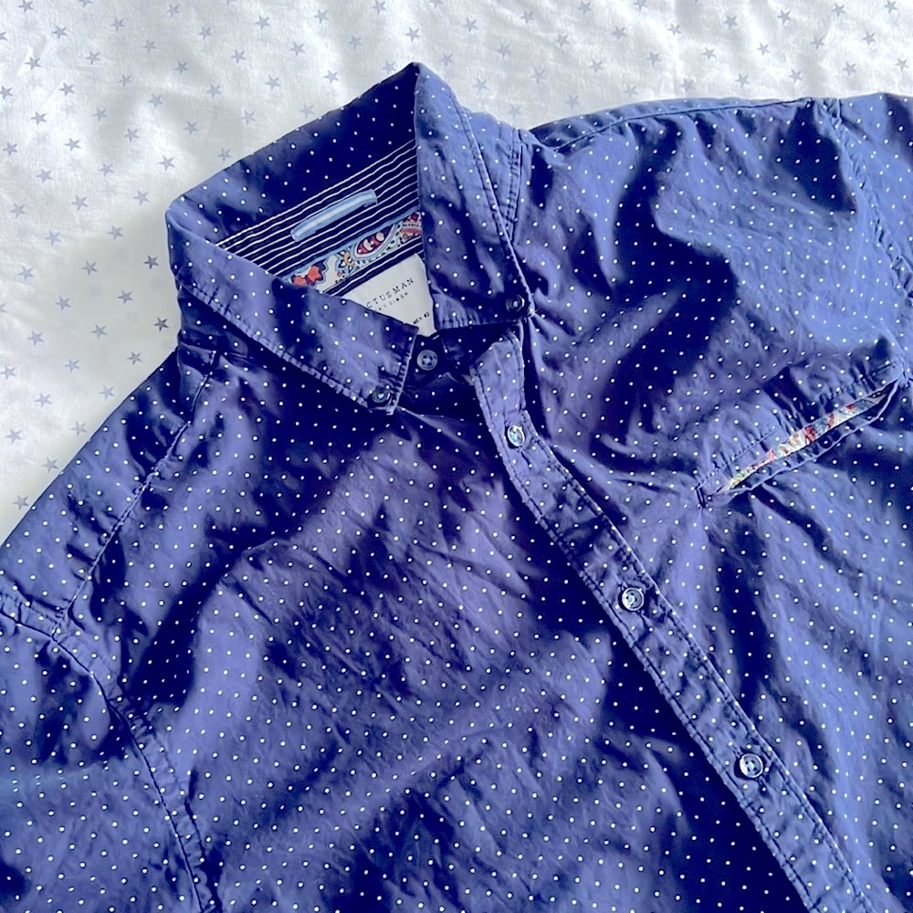 Stylish and Never Worn! Polka dot short sleeve button down shirt, size L